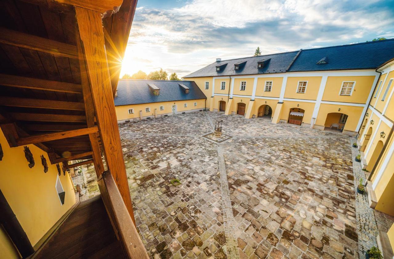 Chateau Rychvald Hotel ภายนอก รูปภาพ