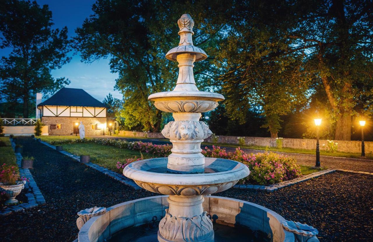 Chateau Rychvald Hotel ภายนอก รูปภาพ