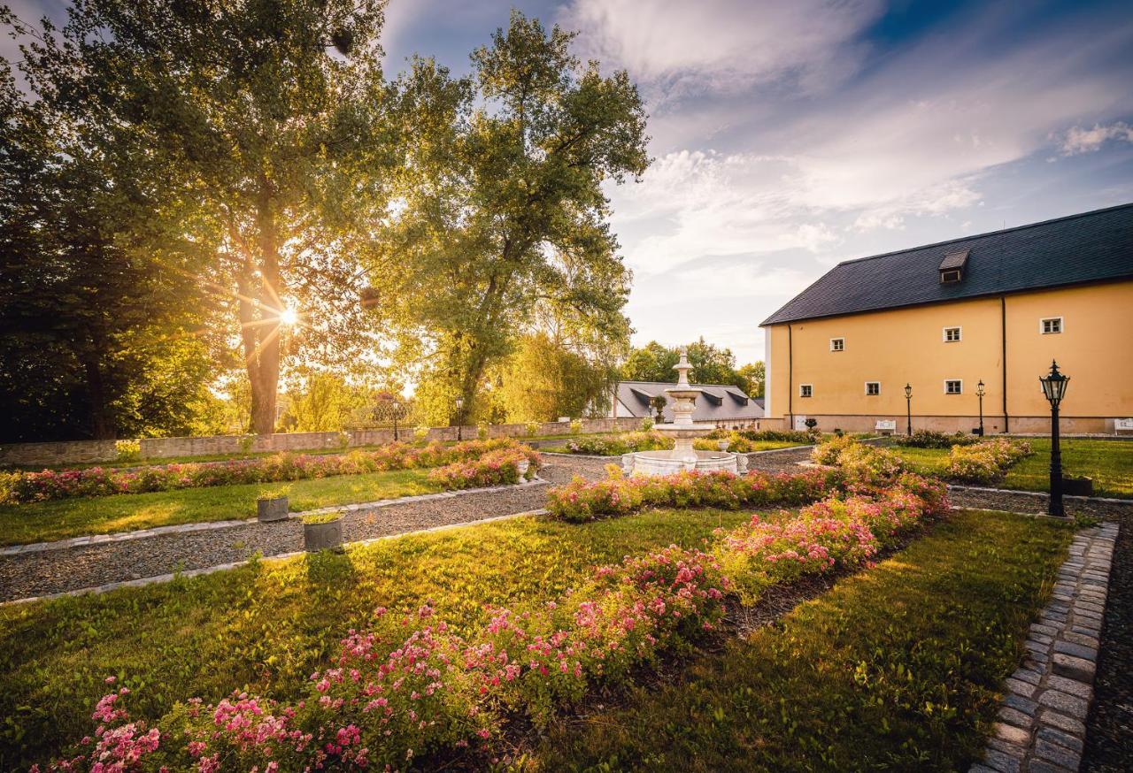Chateau Rychvald Hotel ภายนอก รูปภาพ